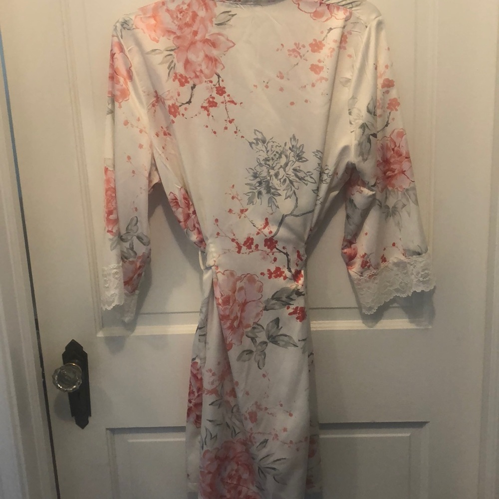 Small/Medium Bridal Robe - Picture 3 of 3